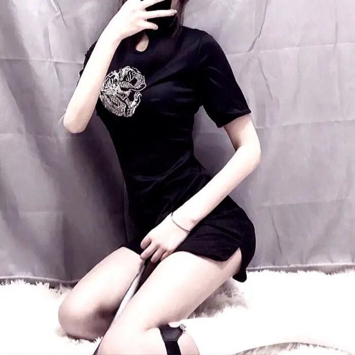两女之间难为夫